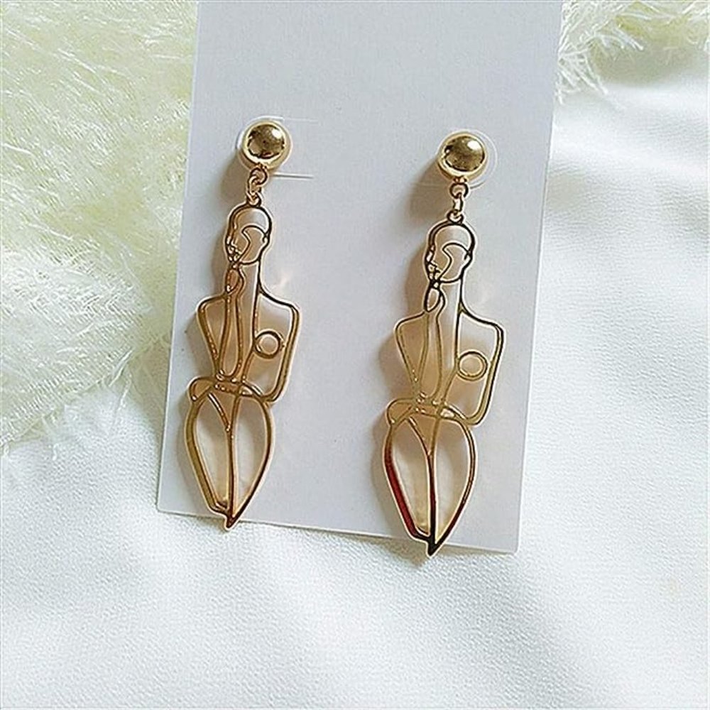 "Celebrate the female form" earrings by Free People - Picture 5 of 6